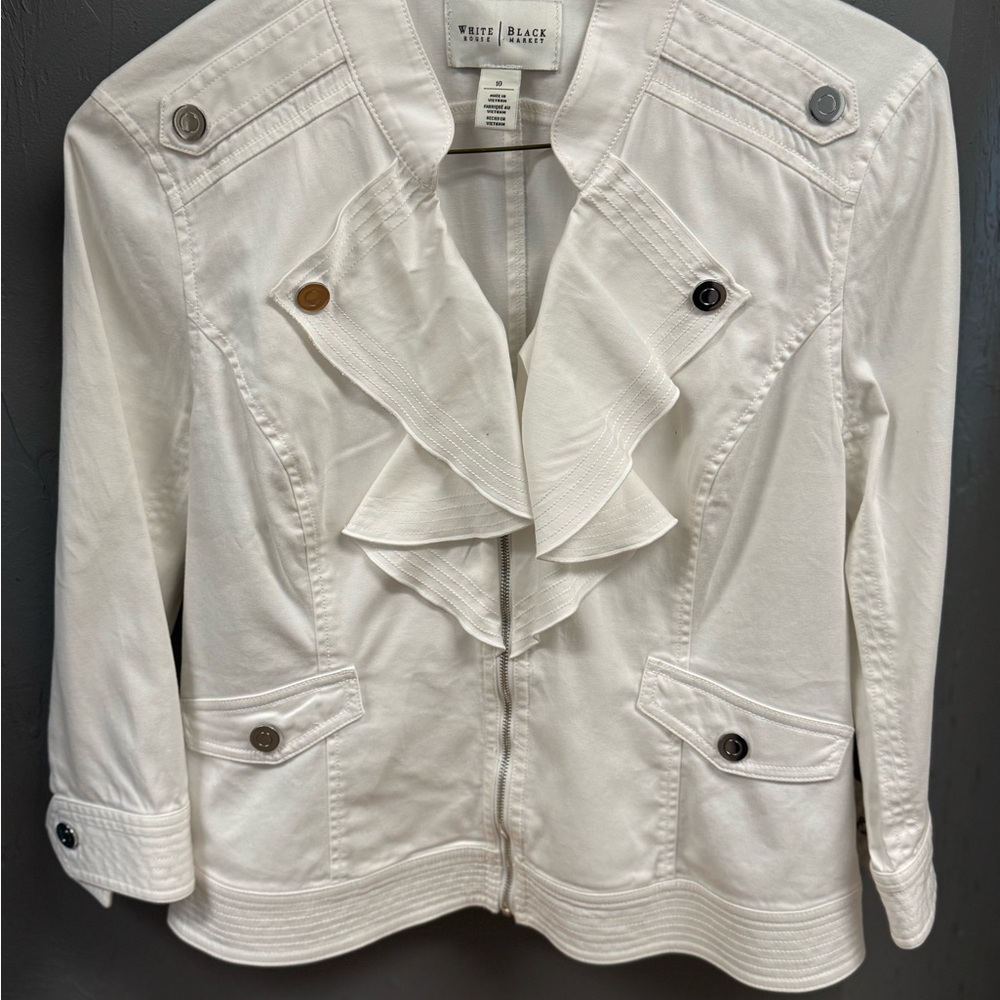 White House Black Market White Blazer Classic Structured Design